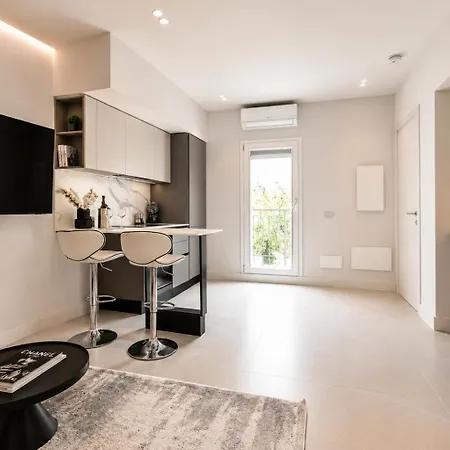 Terme 2 - Renovated Garden Duplex - Old Town